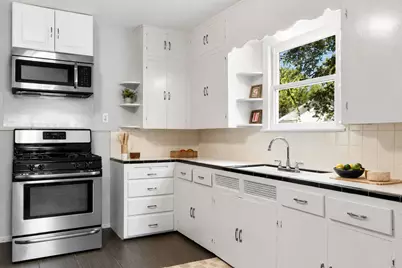 807 E 49th Street, Austin, TX 78751 - Photo 17