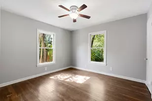 807 E 49th St, Austin, TX 78751 - Photo 21