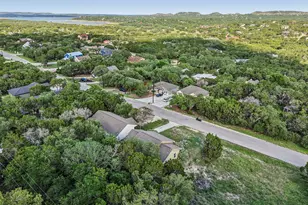 1427 Bonnyview Dr, Canyon Lake, TX 78133 - Photo 3