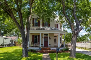 515 Wolf St, Schulenburg, TX 78956 - Photo 3