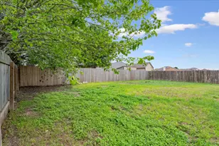 125 Bayliss St, Hutto, TX 78634 - Photo 29