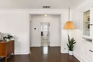 933 E 51st St, Austin, TX 78751 - Photo 15