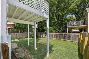 933 E 51st St, Austin, TX 78751 - Photo 35