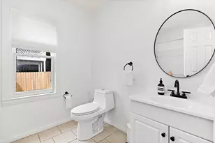 933 E 51st St, Austin, TX 78751 - Photo 19