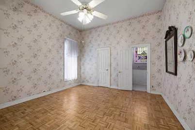633 S Castell Avenue, New Braunfels, TX 78130 - Photo 9