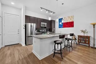 1900 Barton Springs Rd, Austin, TX 78704 - Photo 11
