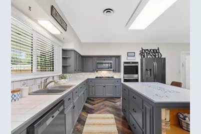 705 Whitehead Street, Smithville, TX 78957 - Photo 11