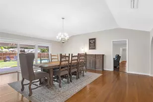 705 Whitehead St, Smithville, TX 78957 - Photo 9