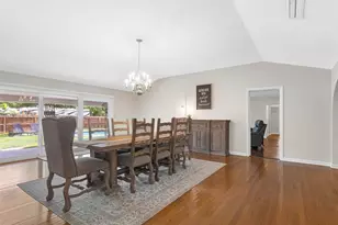 705 Whitehead St, Smithville, TX 78957 - Photo 9