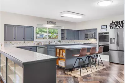 705 Whitehead Street, Smithville, TX 78957 - Photo 3