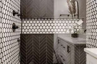 1023 E 45th St, Austin, TX 78751 - Photo 15