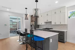 1023 E 45th St, Austin, TX 78751 - Photo 7