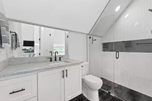 1023 E 45th St, Austin, TX 78751 - Photo 23