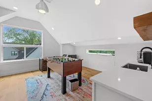 1023 E 45th St, Austin, TX 78751 - Photo 25