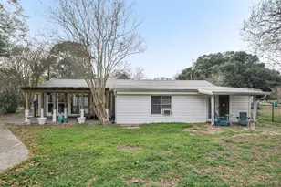 902 Turney St, Smithville, TX 78957 - Photo 27