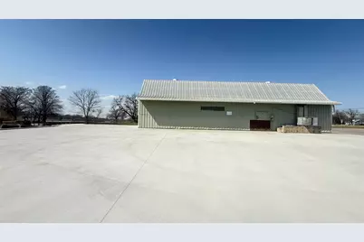 1425 N Main Street, Taylor, TX 76574 - Photo 9