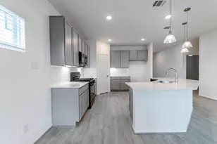 290 Yosemite Dr, Kyle, TX 78640 - Photo 5