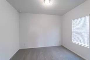 290 Yosemite Dr, Kyle, TX 78640 - Photo 11