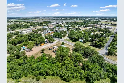 303 W Broade Street, Leander, TX 78641 - Photo 11