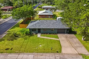 609 Magnolia St, Bastrop, TX 78602 - Photo 3
