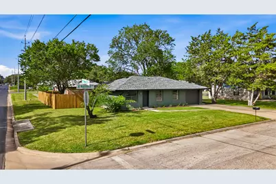 609 Magnolia Street, Bastrop, TX 78602 - Photo 37
