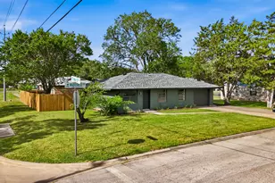 609 Magnolia St, Bastrop, TX 78602 - Photo 37
