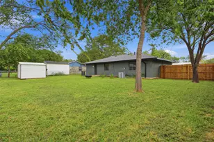 609 Magnolia St, Bastrop, TX 78602 - Photo 25