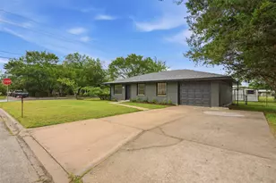 609 Magnolia St, Bastrop, TX 78602 - Photo 39