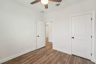 105 Callie St, Smithville, TX 78957 - Photo 33