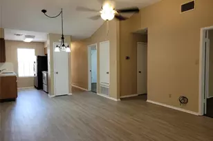 8802 Piney Point Dr, Austin, TX 78729 - Photo 9