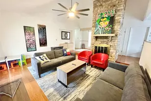 2010 Abbey Cir, Austin, TX 78727 - Photo 9