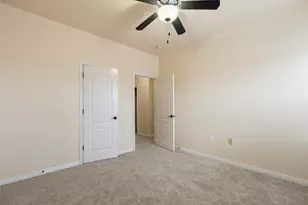 2101 Town Centre Dr, Round Rock, TX 78664 - Photo 9