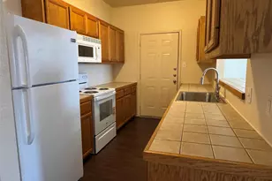 220 Sandstone Dr, Jarrell, TX 76537 - Photo 7