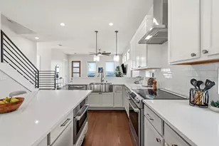 7020 Clifton Ln, Austin, TX 78746 - Photo 9