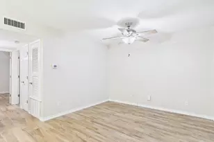 400 W 35th St, Austin, TX 78705 - Photo 3