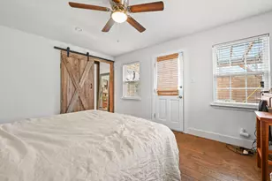 1005 Daphne Ct, Austin, TX 78704 - Photo 9