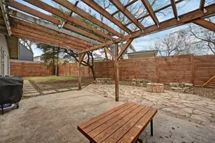 1005 Daphne Ct, Austin, TX 78704 - Photo 15