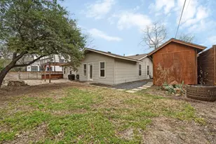 1005 Daphne Ct, Austin, TX 78704 - Photo 17