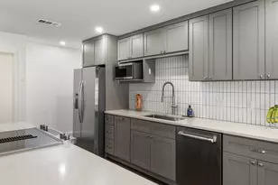 9421 Spring Hollow Dr, Austin, TX 78750 - Photo 15