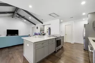 9421 Spring Hollow Dr, Austin, TX 78750 - Photo 13