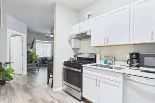 911 W 22nd St, Austin, TX 78705 - Photo 1