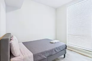 911 W 22nd St, Austin, TX 78705 - Photo 7