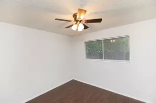 2102 Courtney St, Austin, TX 78745 - Photo 9
