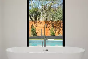 1702 W 30th St, Austin, TX 78703 - Photo 15