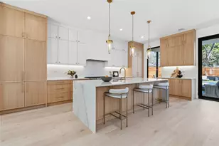 1702 W 30th St, Austin, TX 78703 - Photo 5