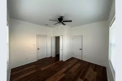 501 N Doak Street, Taylor, TX 76574 - Photo 3