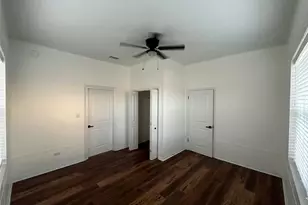 501 N Doak St, Taylor, TX 76574 - Photo 3