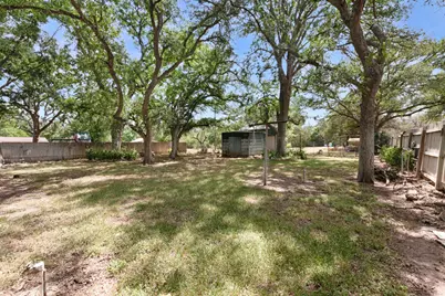 208 Oak St, Burnet, TX 78611 - Photo 5