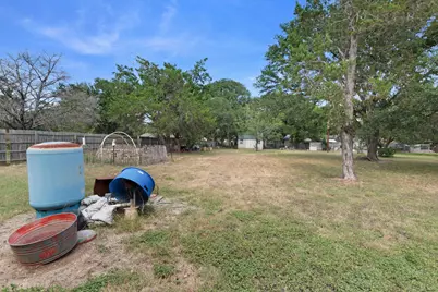 208 Oak St, Burnet, TX 78611 - Photo 7