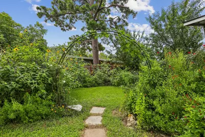 1114 W W 2nd Street, Elgin, TX 78621 - Photo 29